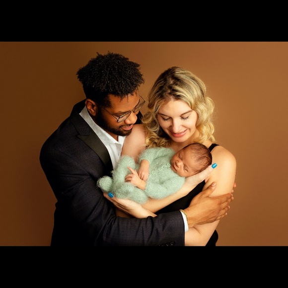 I’m Jordyn And This Is My Fam’s Closet 💗 - Picture 5 of 7